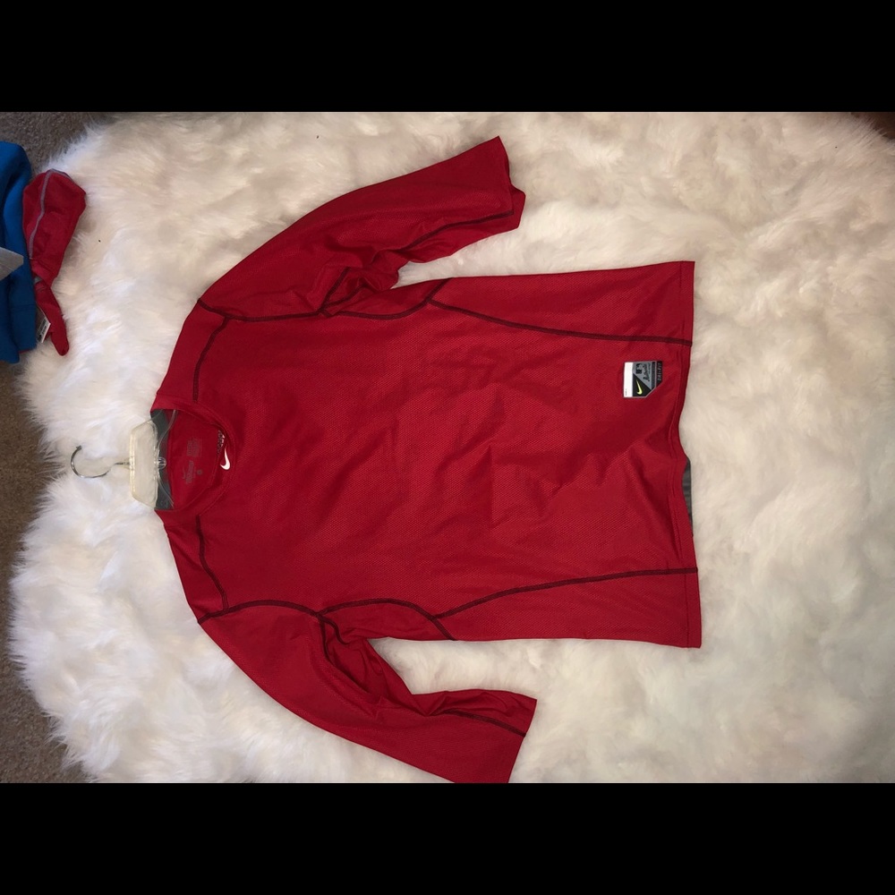 Nike quarter sleeve top